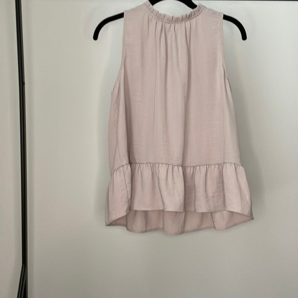 Dusty lilac sleeveless blouse